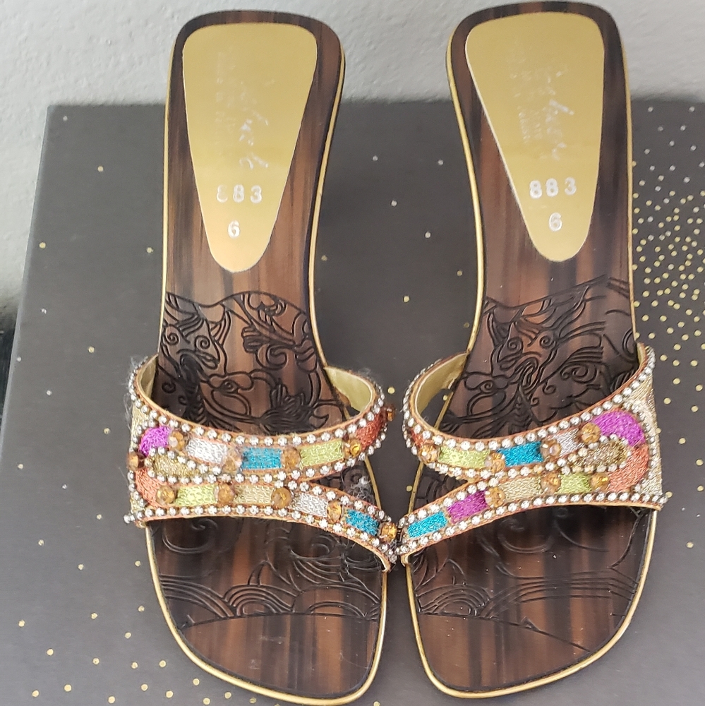 LADIES  DRESSY  SLIDE  SANDALS
